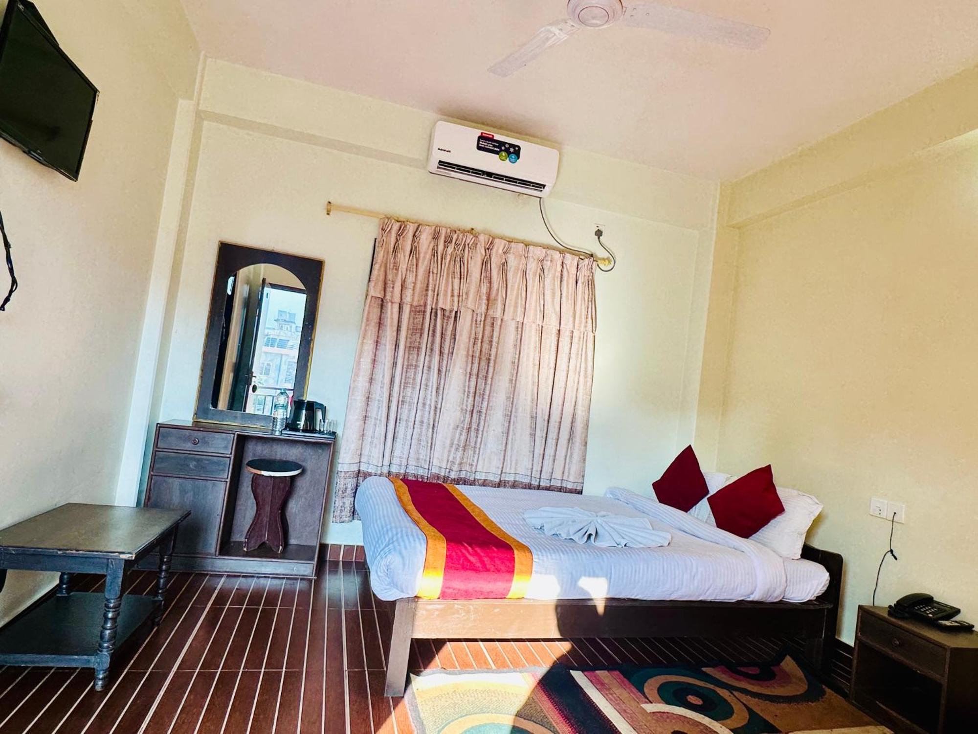 Hotel The Lake Pokhara Luaran gambar